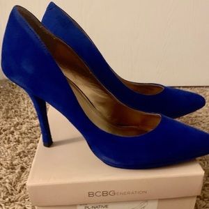 Blue suede shoes. LOL 😆